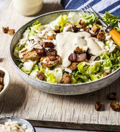 Caesar Salad mit leichtem Buttermilchdressing