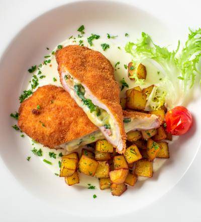 Steirer Cordon-Bleu mit gerösteten Erdäpfeln