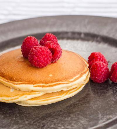 Topfen-Pancakes mit frischen Beeren