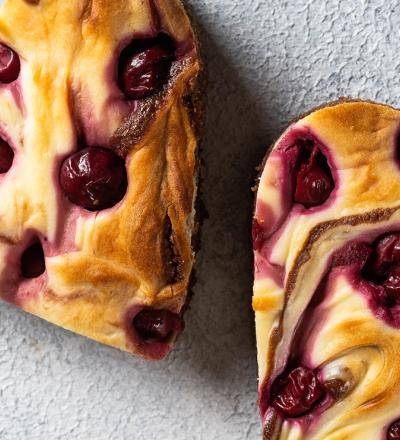 Käsekuchen mit Kirschen