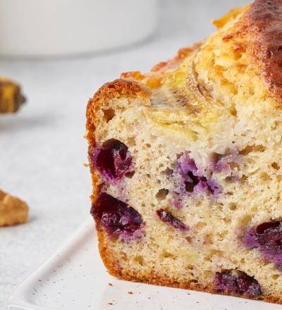 st_bananenbrot-mit-heidelbeeren_header.jpg